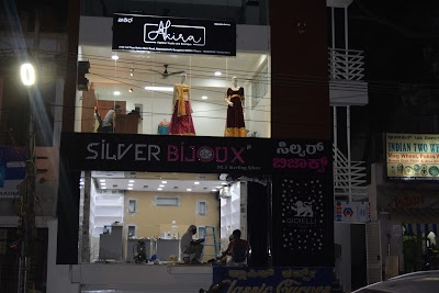 Akira Fashion Studio: Boutique & Readymades