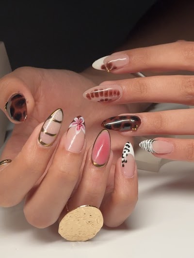 Nail Rituals - Best Nail Art & Eyelash Extension Salon/ Studio in Rajouri Garden