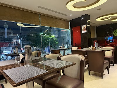 SUKKUBHAI BIRYANI - MULTICUISINE RESTAURANT - Thousand Lights