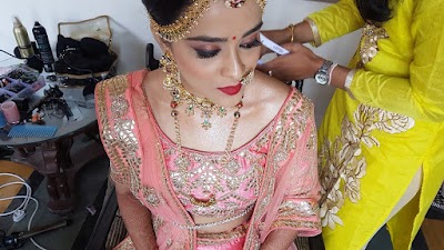 Sunil Navle bridal makeup artist